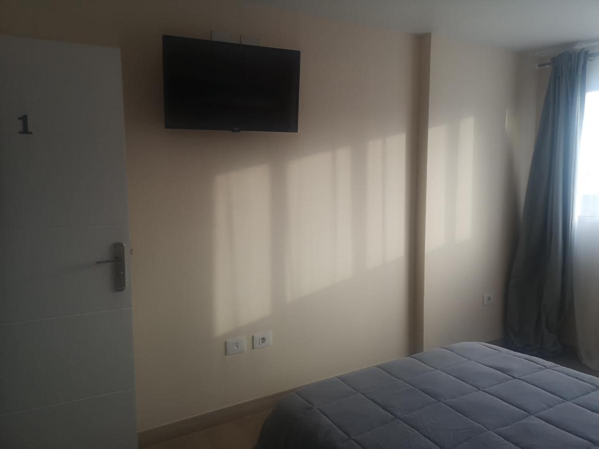 Hostal Mari En La Laguna, Alquiler Habitacion Privada En Hostal, 6 Habitaciones Cerca De La Universidad Y Aeropuerto Norte, 3 Banos Compartidos Σαν Κριστόμπαλ ντε Λα Λαγούνα Εξωτερικό φωτογραφία