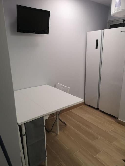 Hostal Mari En La Laguna, Alquiler Habitacion Privada En Hostal, 6 Habitaciones Cerca De La Universidad Y Aeropuerto Norte, 3 Banos Compartidos Σαν Κριστόμπαλ ντε Λα Λαγούνα Εξωτερικό φωτογραφία