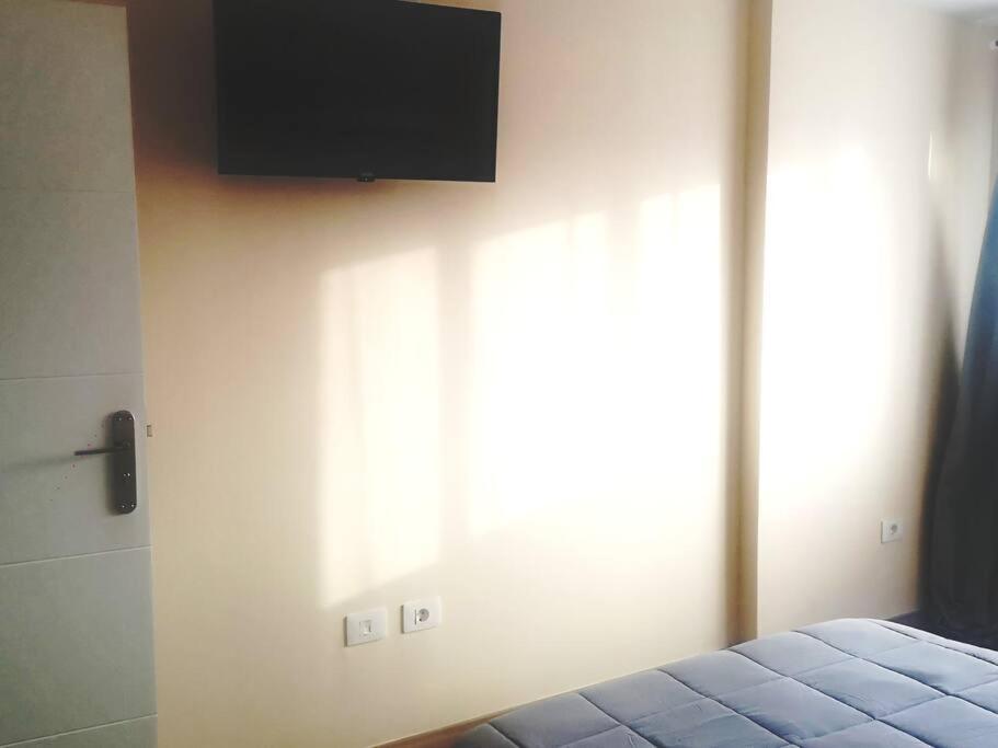 Hostal Mari En La Laguna, Alquiler Habitacion Privada En Hostal, 6 Habitaciones Cerca De La Universidad Y Aeropuerto Norte, 3 Banos Compartidos Σαν Κριστόμπαλ ντε Λα Λαγούνα Εξωτερικό φωτογραφία